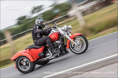 Harley-Davidson FLRT Freewheeler: Když jsou dvě kola málo | Motorkáři.cz