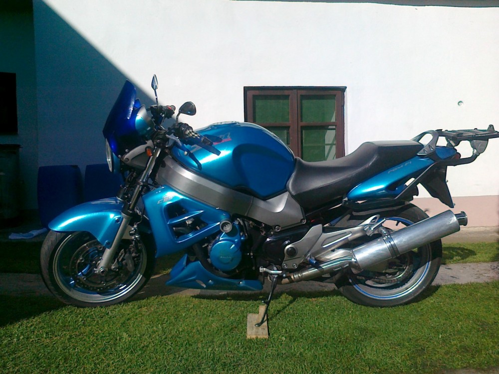 Honda X 11 | Katalog motocyklů a motokatalog na Motorkáři.cz