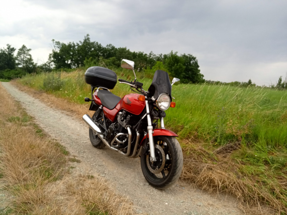 Honda CB 750 | Katalog motocyklů a motokatalog na Motorkáři.cz