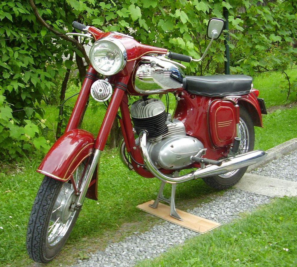 Jawa 250/559 | Katalog motocyklů a motokatalog na Motorkáři.cz