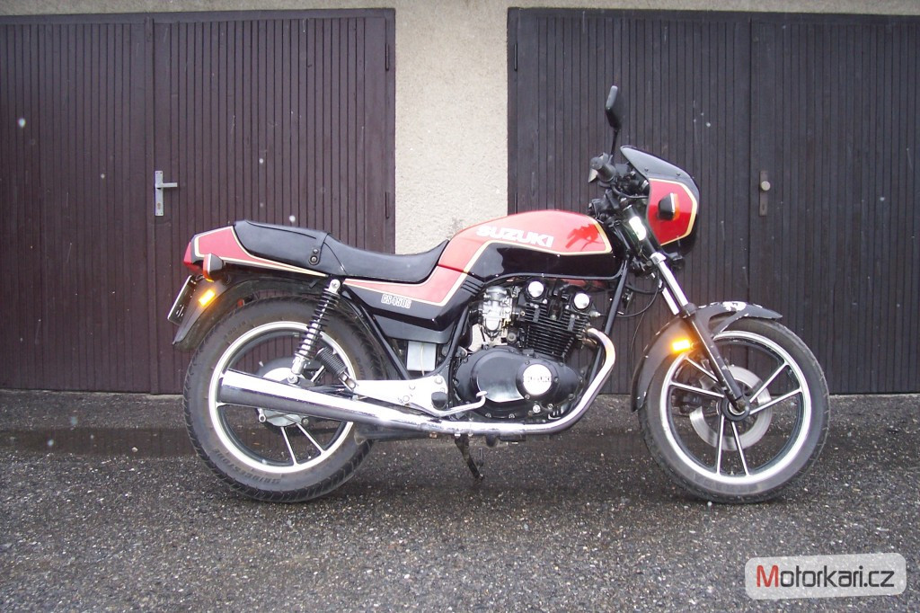 Suzuki GS 450E | Katalog motocyklů a motokatalog na Motorkáři.cz