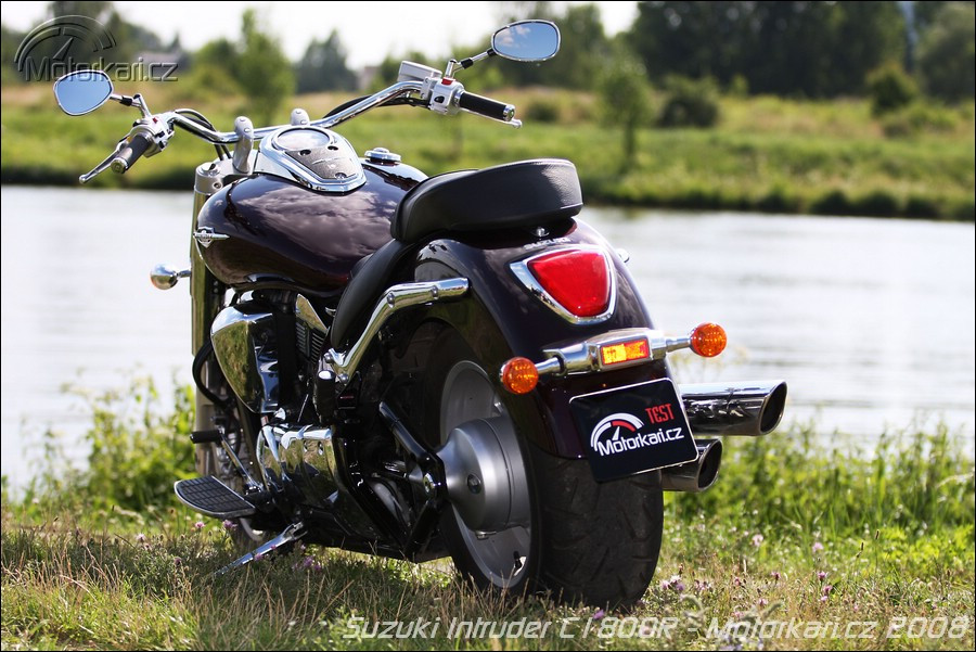 Suzuki C1800 Intruder | Katalog motocyklů a motokatalog na Motorkáři.cz