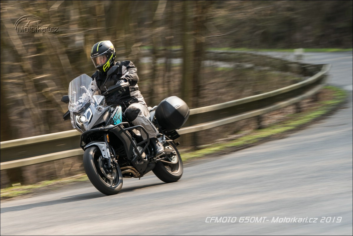 CF Moto 650 MT | Katalog motocyklů a motokatalog na Motorkáři.cz