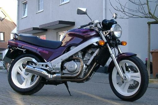 Honda NTV 650 Revere | Katalog motocyklů a motokatalog na Motorkáři.cz