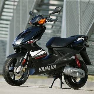 Yamaha Aerox 50 | Katalog motocyklů a motokatalog na Motorkáři.cz