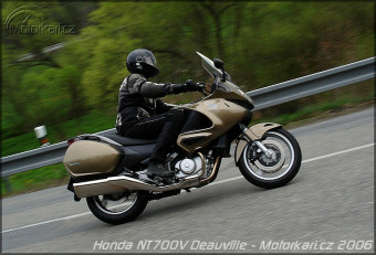 Honda NT 700V Deauville | Katalog motocyklů a motokatalog na Motorkáři.cz