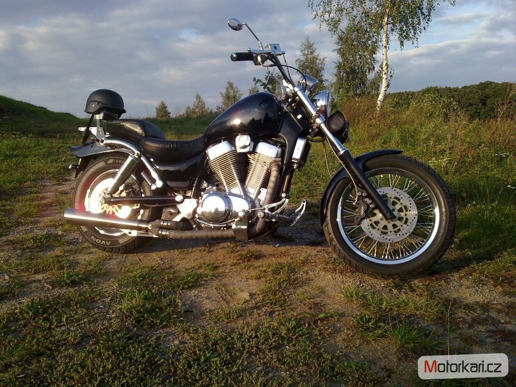 Suzuki VS 1400 Intruder | Katalog motocyklů a motokatalog na Motorkáři.cz