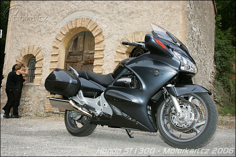Honda ST1300 Pan-European ABS | Motorkáři.cz