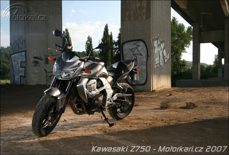 Kawasaki Z750 | Motorkáři.cz