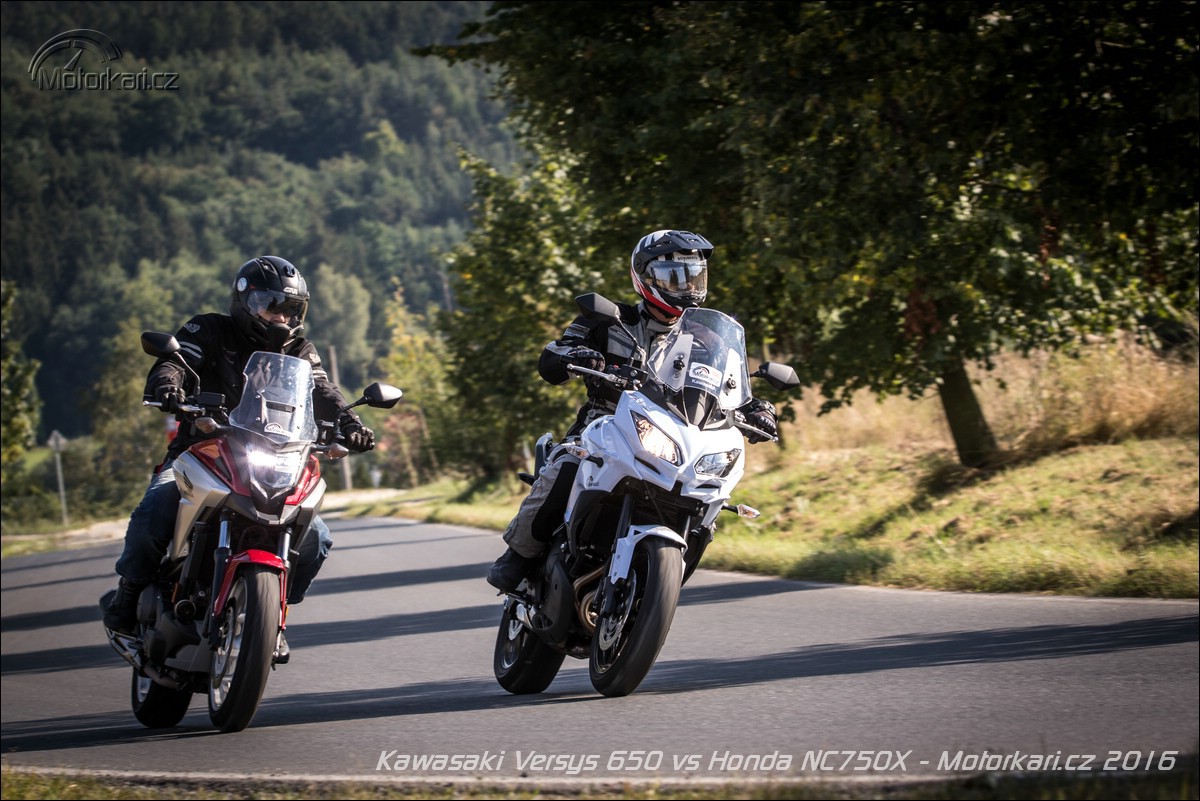 Kawasaki Versys 650 vs. Honda NC750X: srdcem či rozumem? | Motorkáři.cz