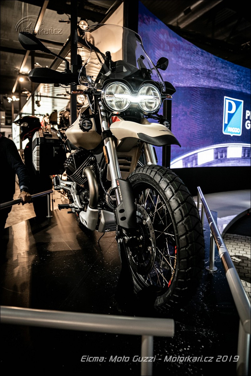 Moto Guzzi přidává cestovnější V85 a speciální verzi V7, kafáč Racer slaví  10 let