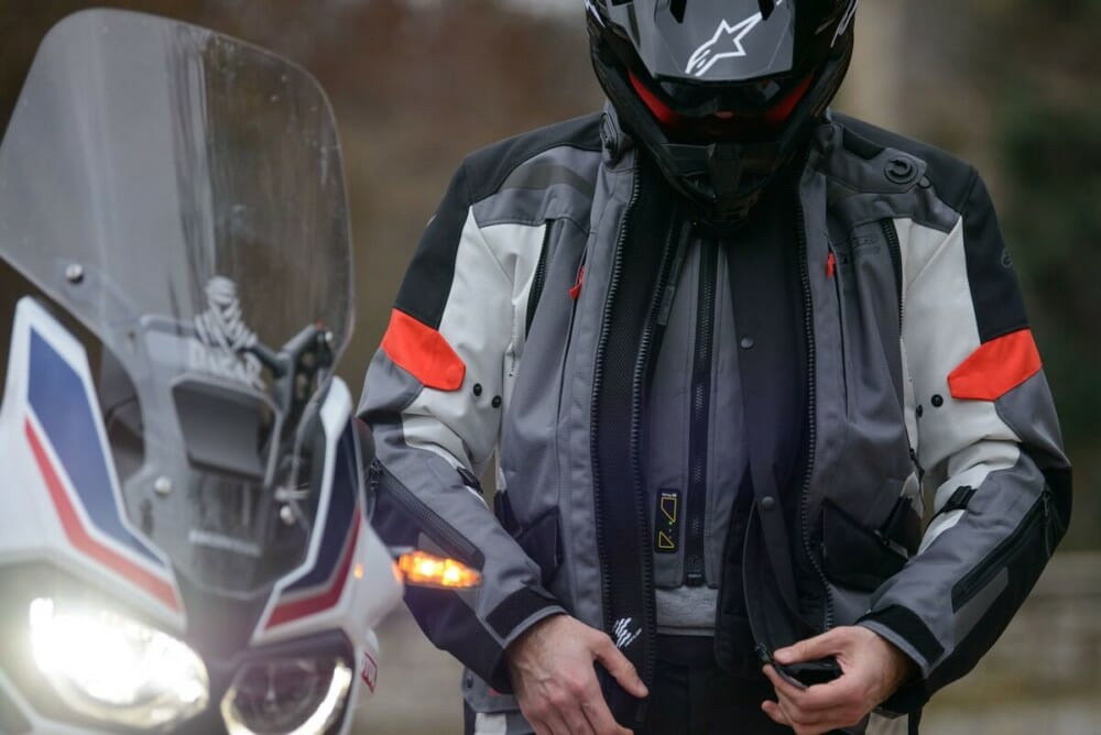 Bikers Crown rozjíždí půjčovnu airbagových vest Alpinestars | Motorkáři.cz